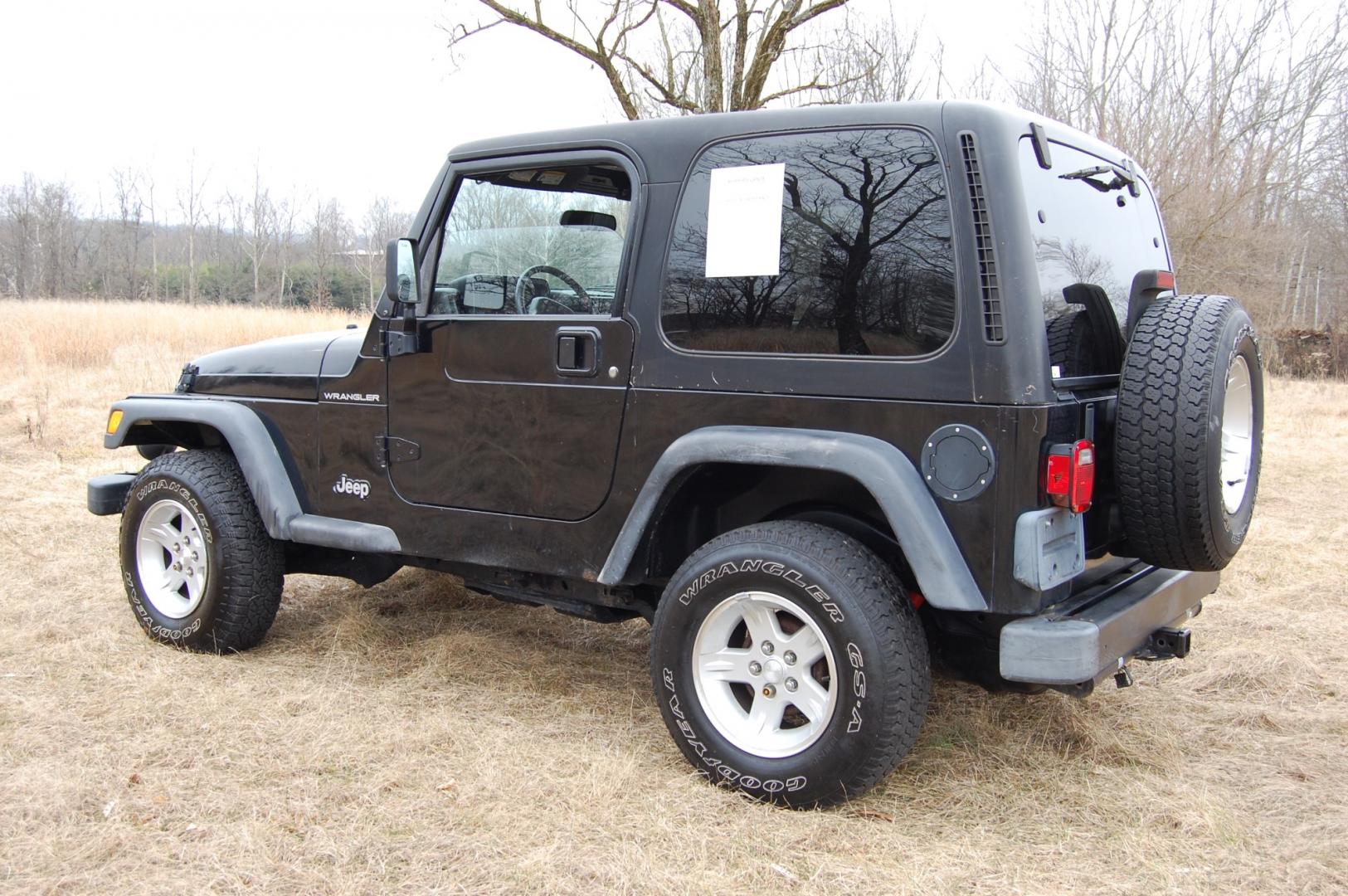 2002 Black /Black cloth Jeep Wrangler SE (1J4FA29P62P) with an 2.5 liter 4 cylinder engine, 5 speed manual transmission, located at 6528 Lower York Road, New Hope, PA, 18938, (215) 862-9555, 40.358707, -74.977882 - Here for sale is a 2002 Jeep Wrangler SE. Under the hood is a good running 2.5 liter 4 cylinder which puts power to 2 or 4 wheels via a nice shifting 5 speed manual transmission with a solid clutch. Features include; Black cloth interior, 3 keys, Air conditioning, AM/FM stereo, Alpine head unit, D - Photo#3